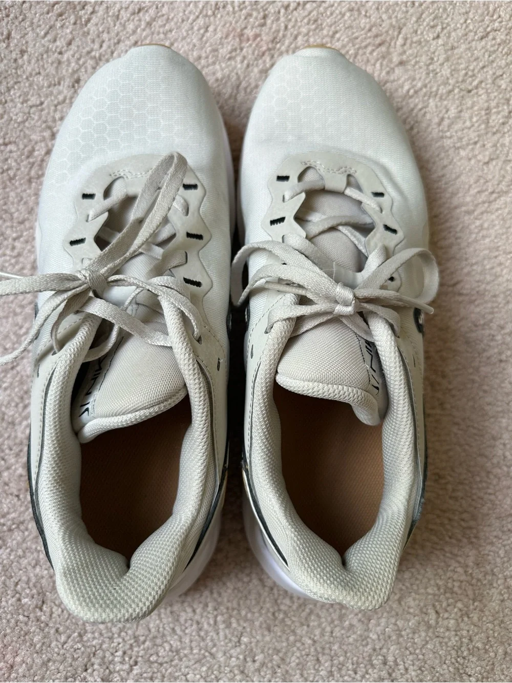 Nike Women's Legend Essential 2 Premium Training Sneakers size 10